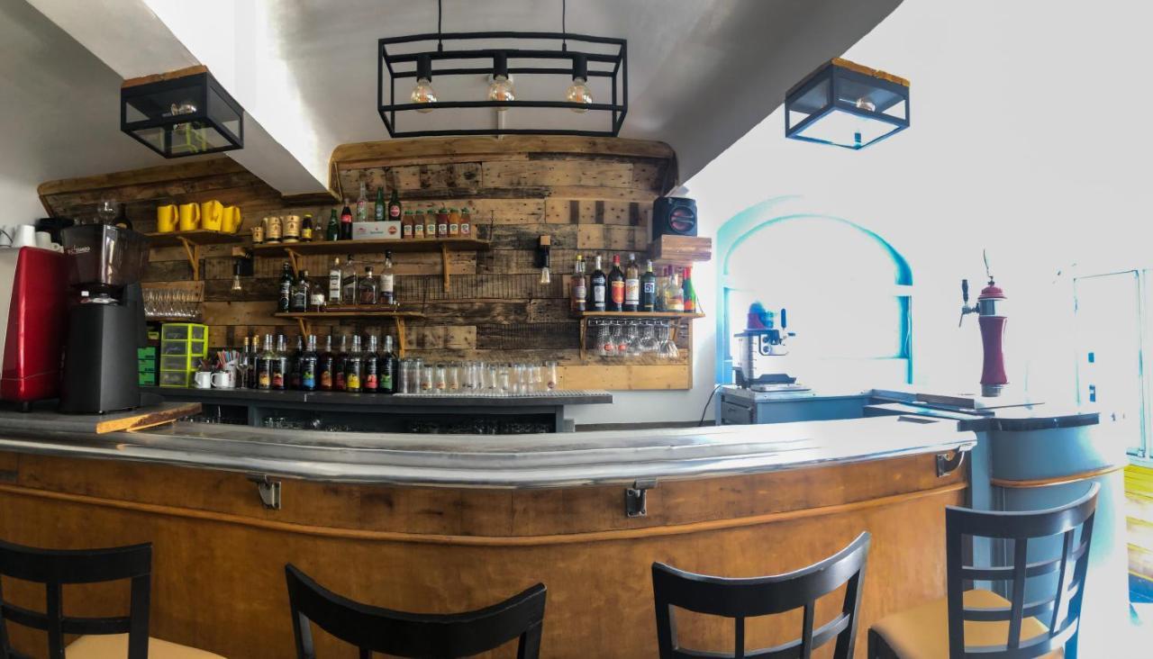 Logis Hotel Restaurant Metropole Mirande  Eksteriør billede